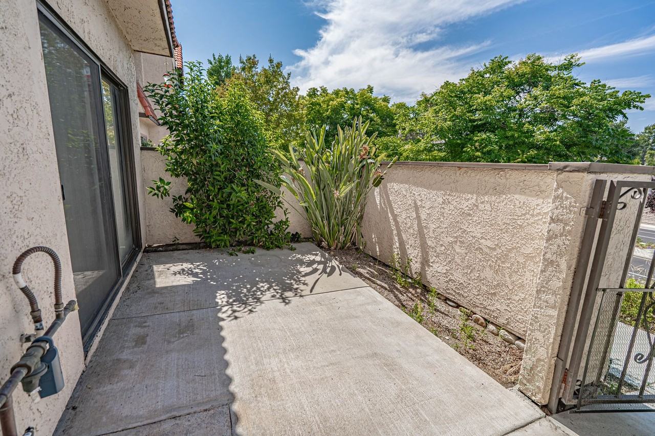 27667 Ironstone Dr #1 - Photo 2 of 25