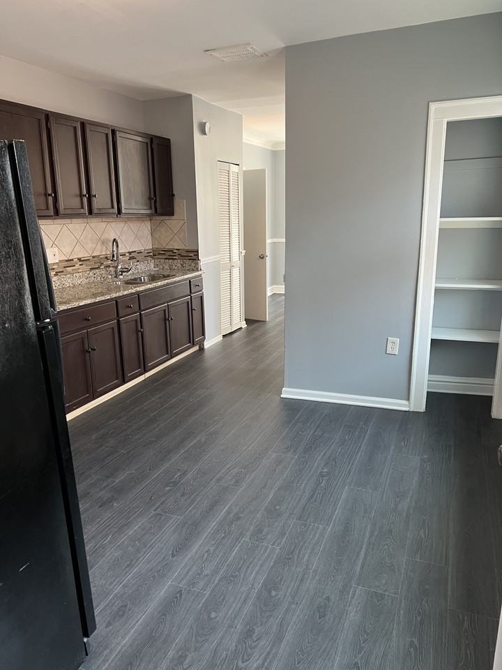 8624 South Houston Avenue - Photo 2 of 47