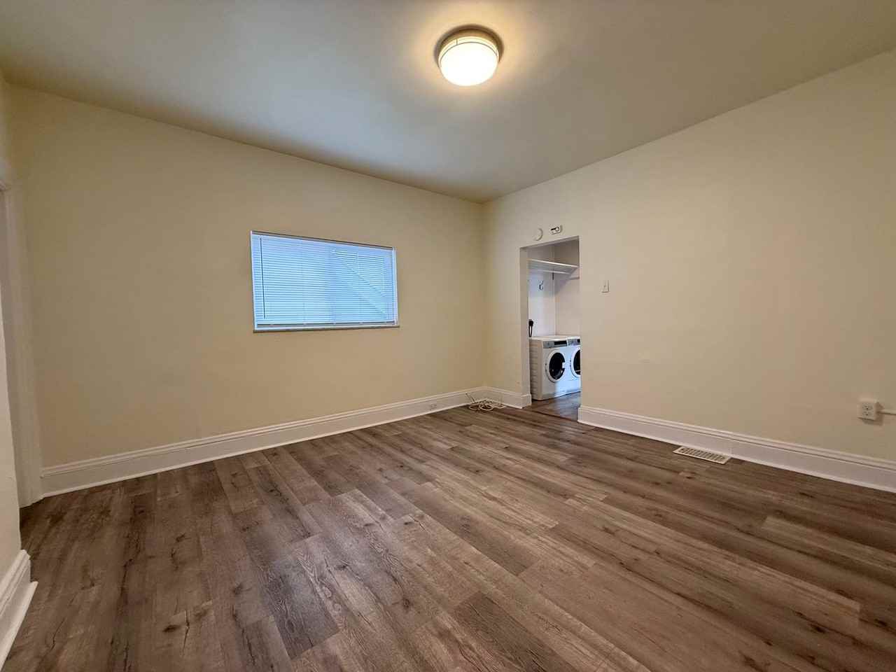 5 Sterling St Fl 2 - Photo 4 of 27