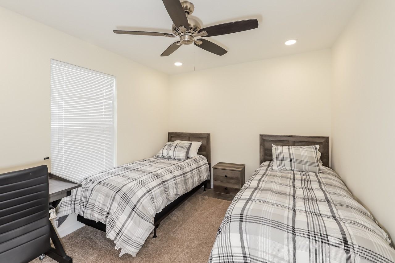 Fairlane Town Homes - Photo 6 of 19