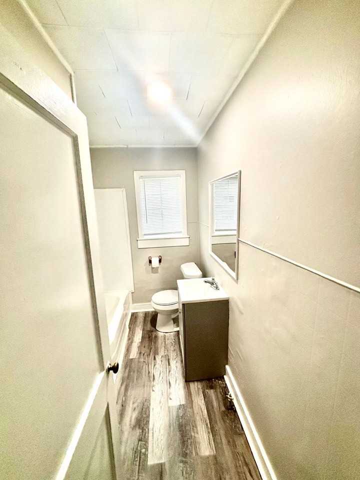 257 N Pine Ave - Photo 3 of 8