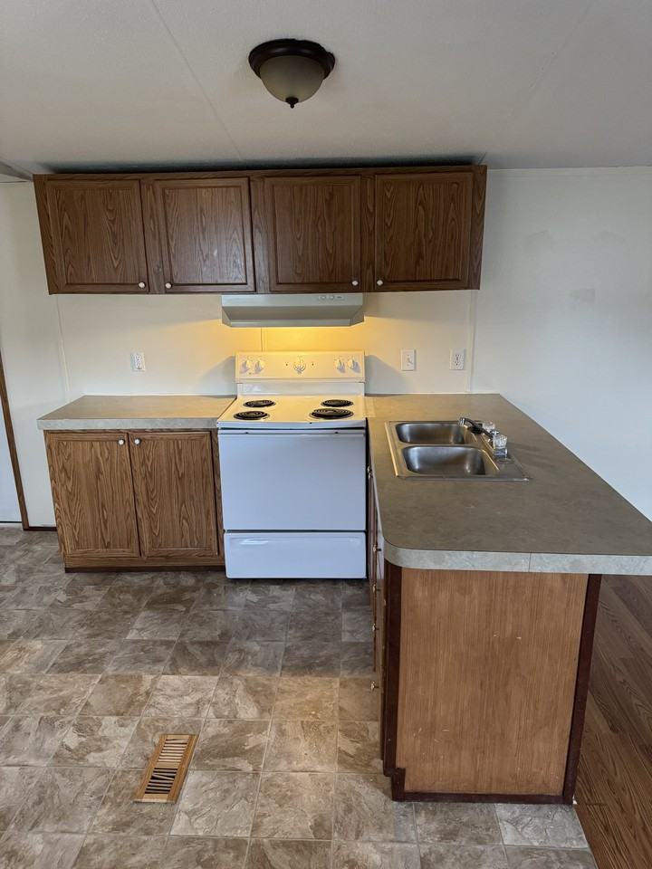 82 Celcius Drive - Photo 3 of 15