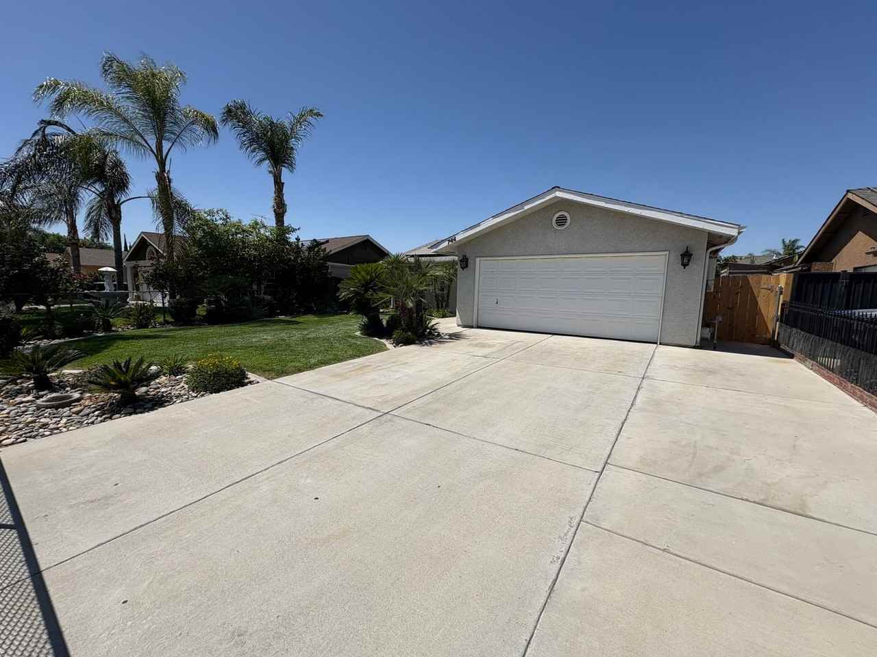744 W Buena Vista Ave - Photo 3 of 32