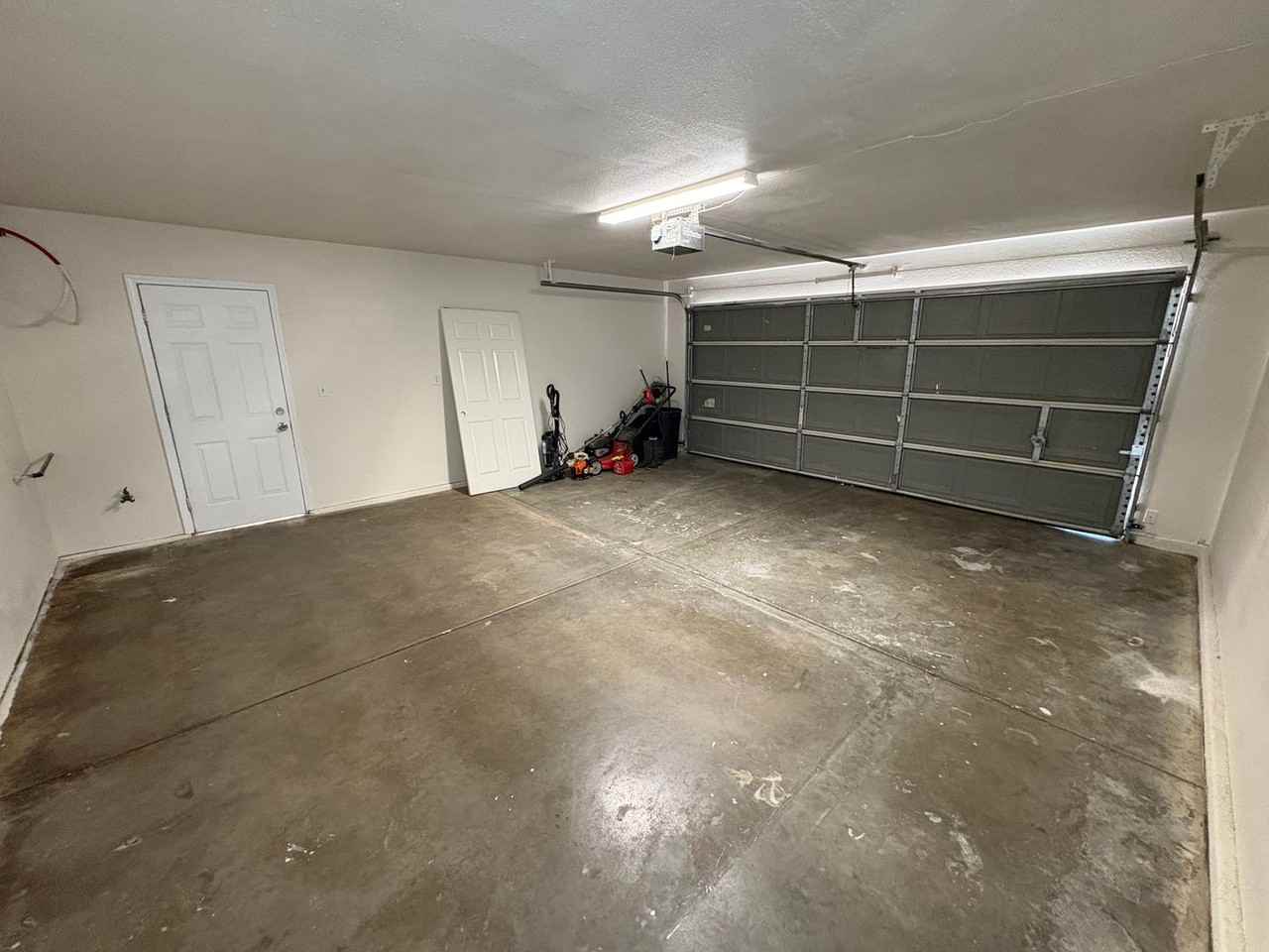 744 W Buena Vista Ave - Photo 4 of 32