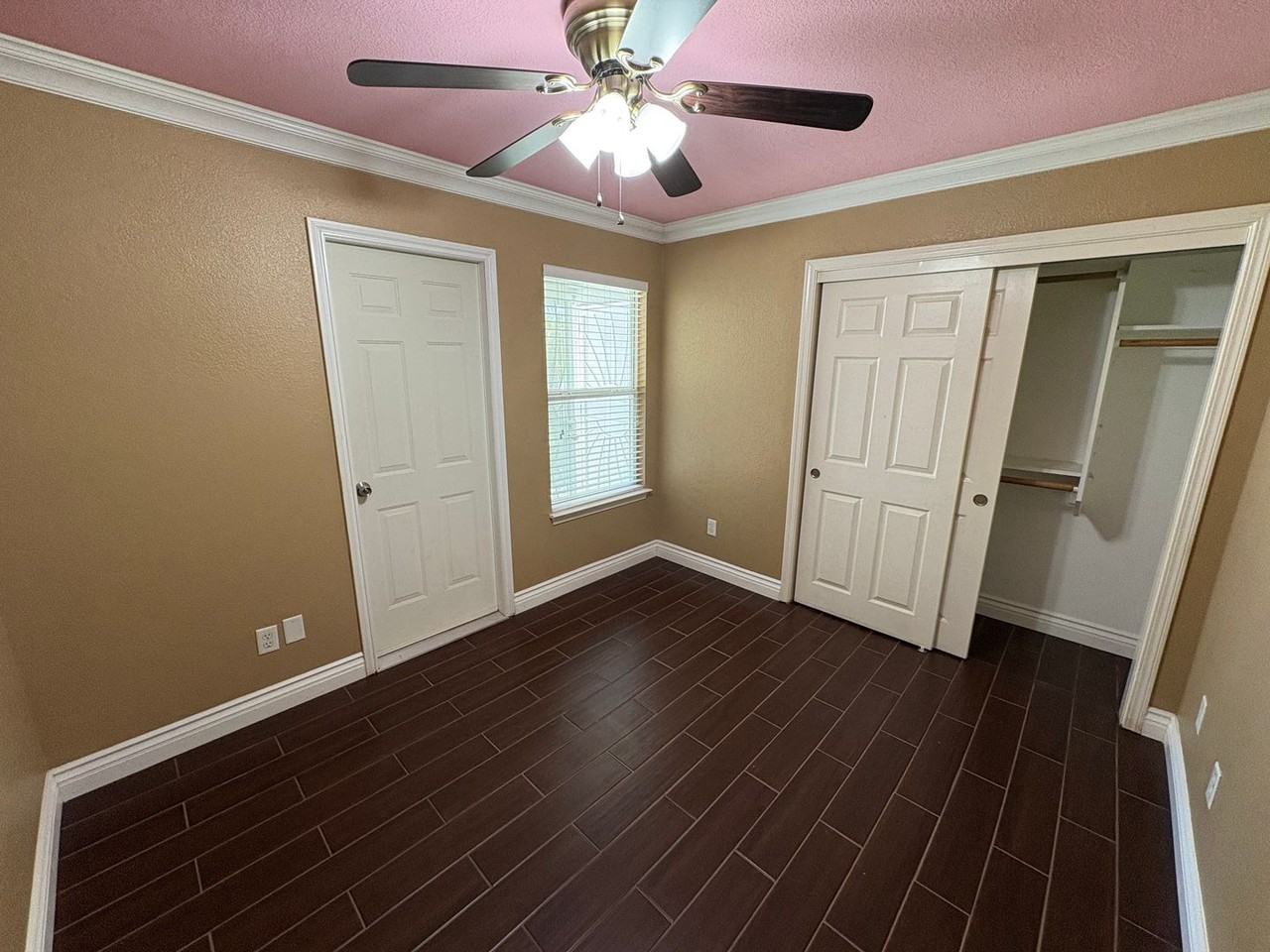 744 W Buena Vista Ave - Photo 7 of 32