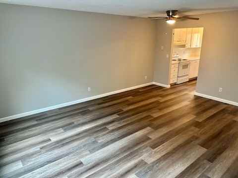 Boris Gardens - Photo 3 of 13