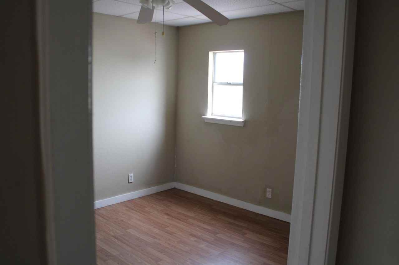 101 South Commonsway Drive - Photo 2 of 21