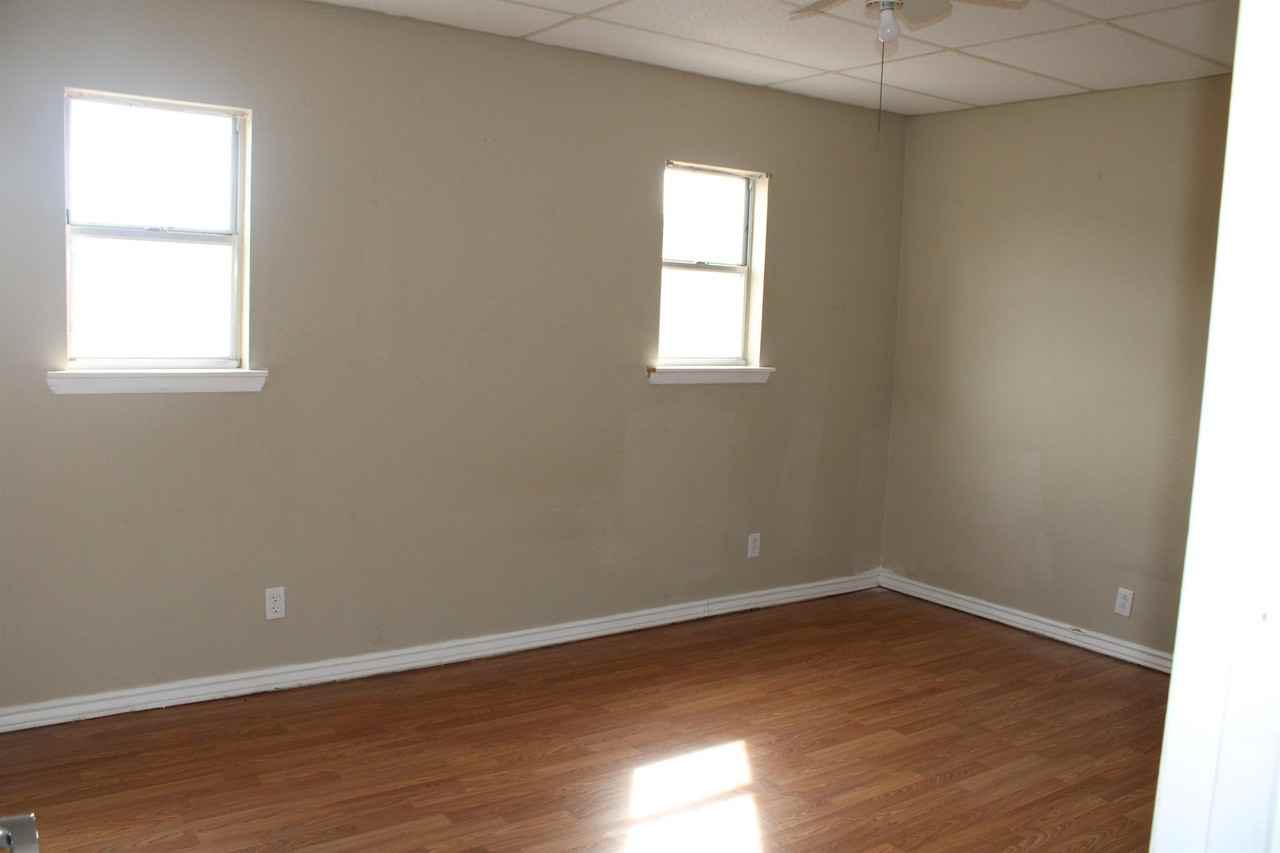 101 South Commonsway Drive - Photo 5 of 21