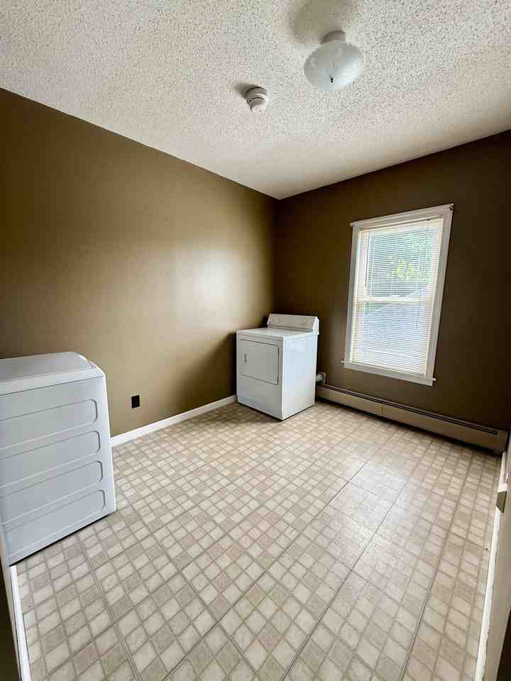 494 Sullivan Street - Photo 3 of 7