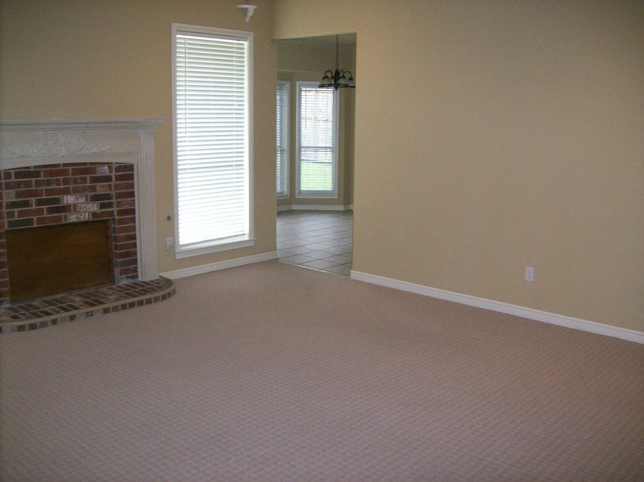 1611 Shelley Ln - Photo 2 of 18