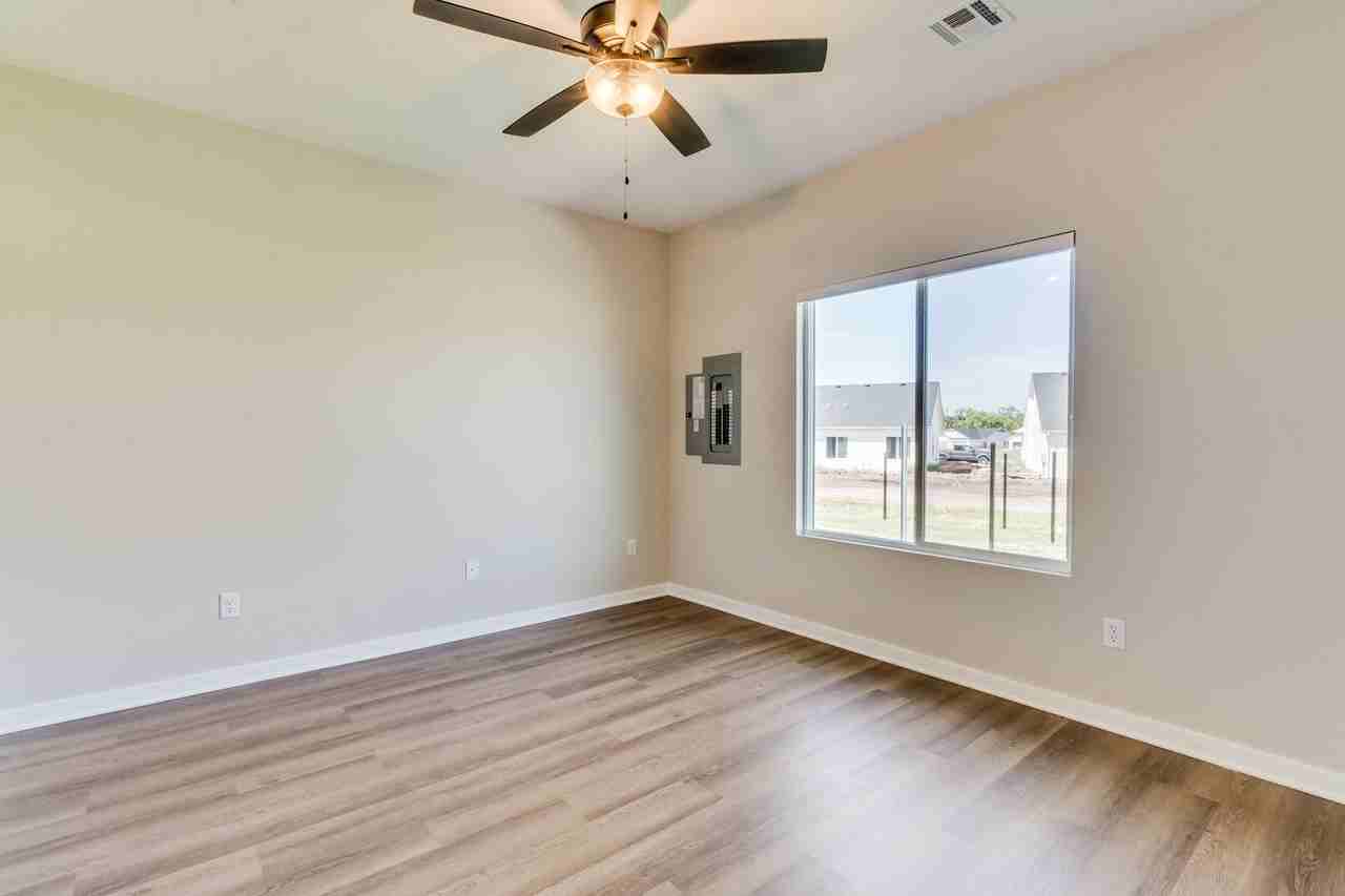 816 Fox Ridge St - Photo 6 of 13