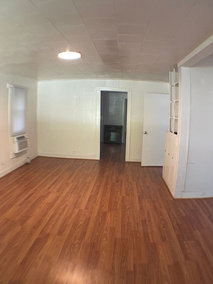 804 S 4th St - Photo 3 of 10