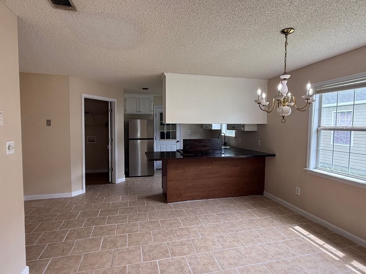 4069 Chadwyck Dr - Photo 4 of 14