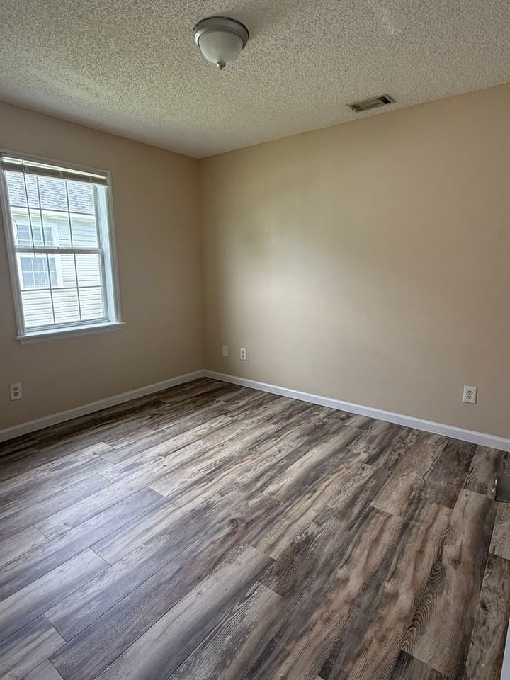 4069 Chadwyck Dr - Photo 7 of 14