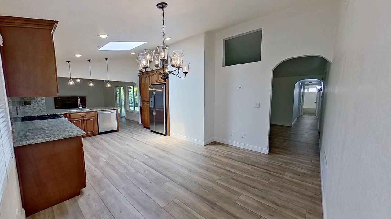 9092 Brabham Dr - Photo 4 of 14