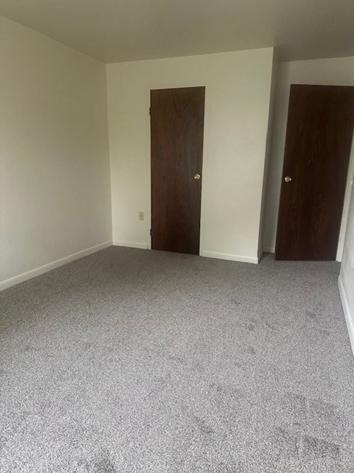 Findley House - Photo 3 of 8