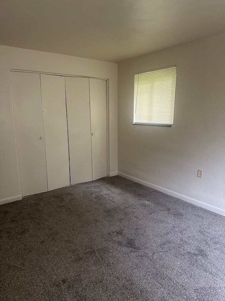 Findley House - Photo 4 of 8