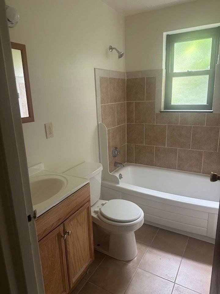 Findley House - Photo 5 of 8