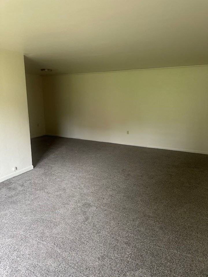 Findley House - Photo 6 of 8