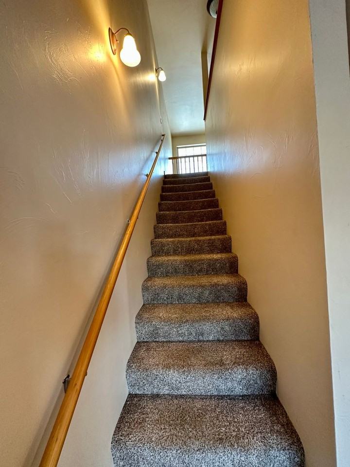 4074 Broadwater Ct - Photo 7 of 20