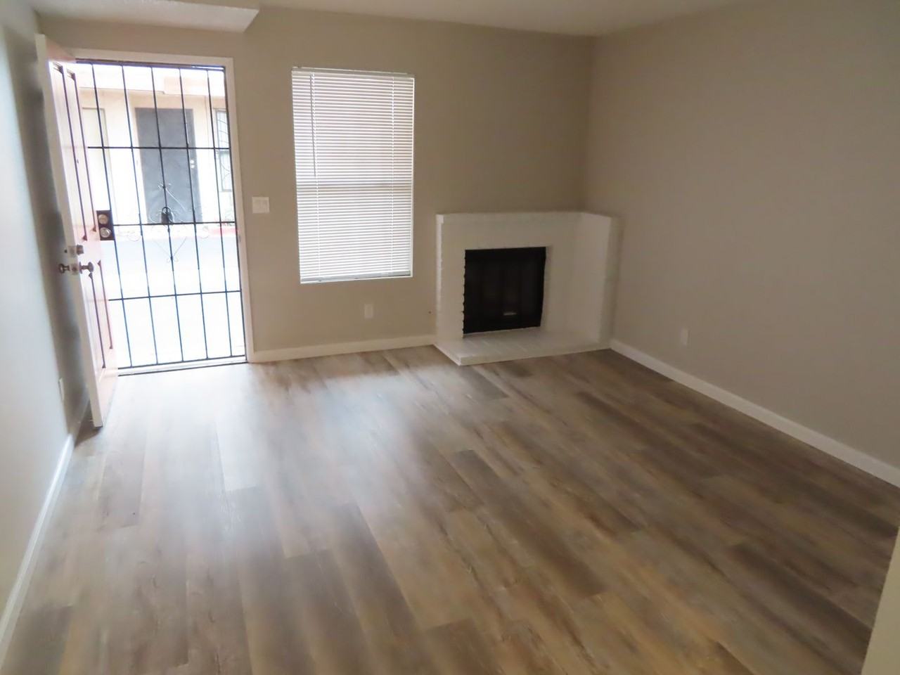 1392 Tempra Pl - Photo 4 of 24