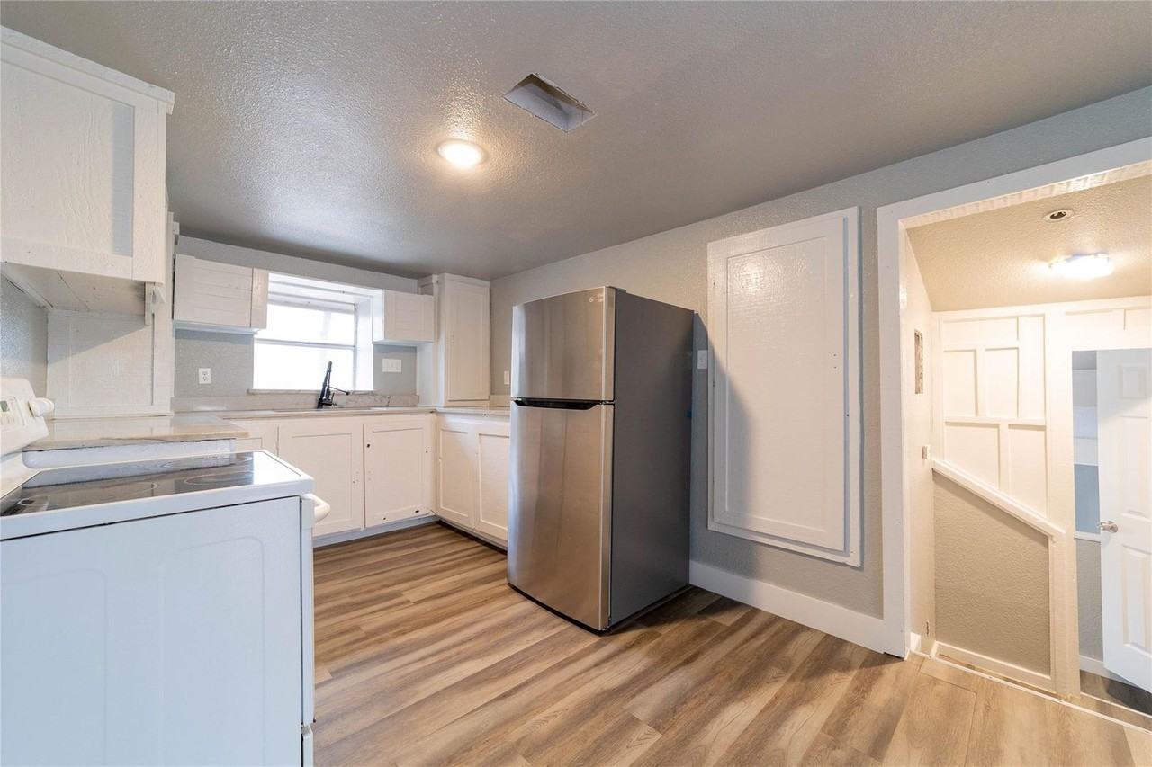 4838 Williams Spring Rd - Photo 3 of 23