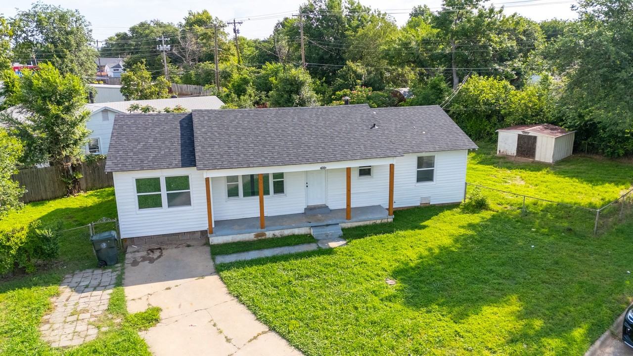 4000 Woodside Dr - Photo 4 of 24