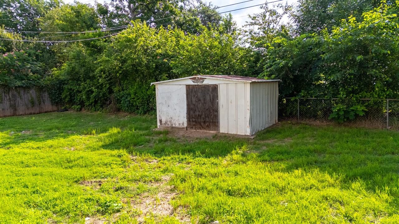 4000 Woodside Dr - Photo 6 of 24