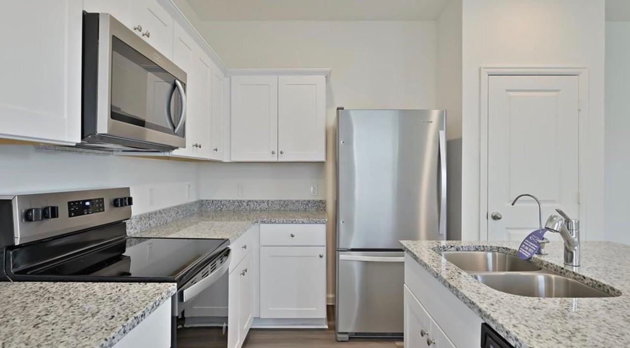 524 Halifax Ct - Photo 5 of 20