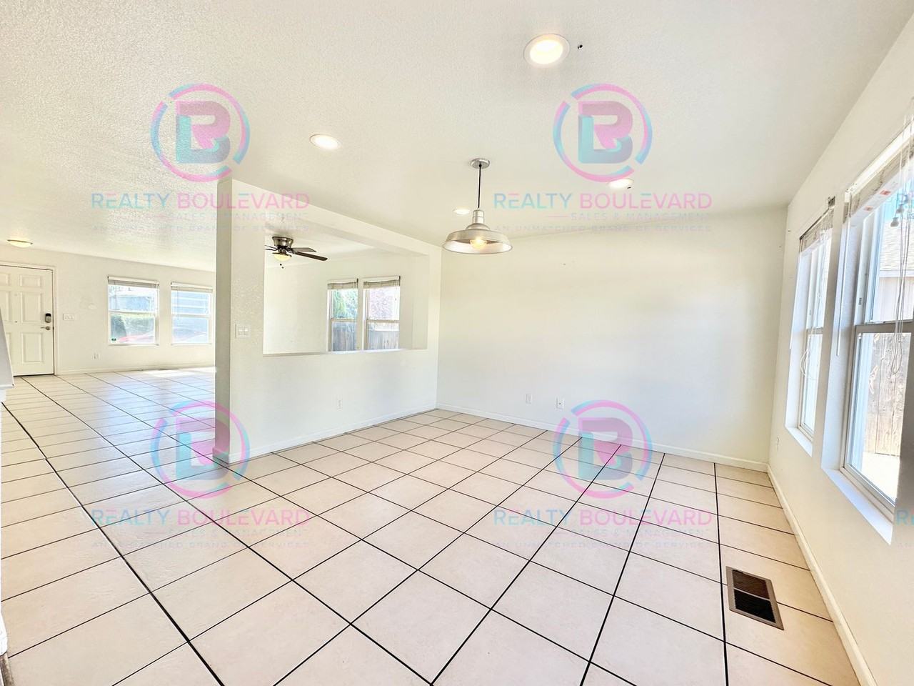 9685 Canyon Meadows Dr - Photo 7 of 22