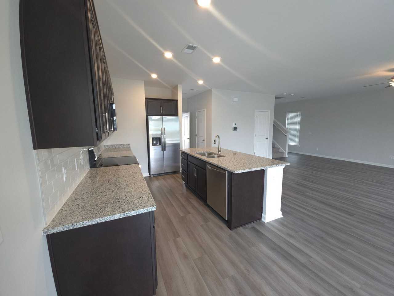 101 Fenway St - Photo 3 of 18