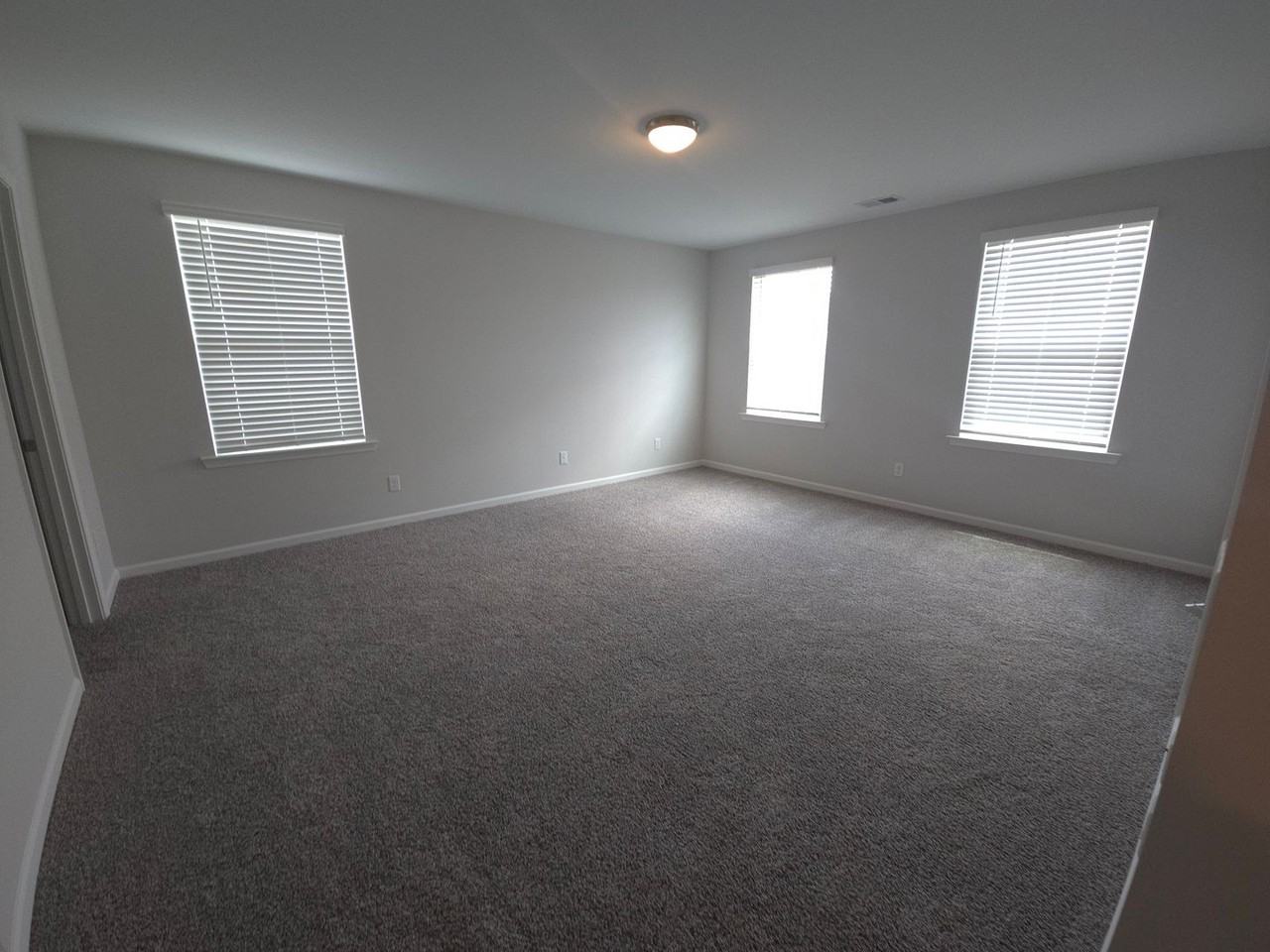 101 Fenway St - Photo 6 of 18