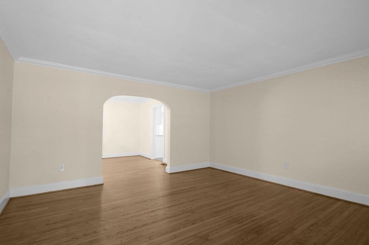 6333 Tuttle Ave - Photo 4 of 18