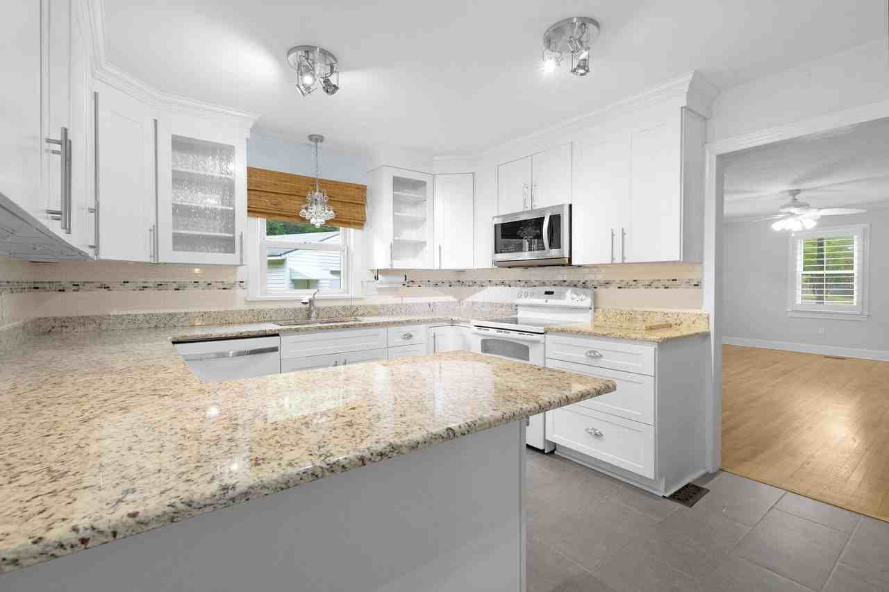 6333 Tuttle Ave - Photo 6 of 18