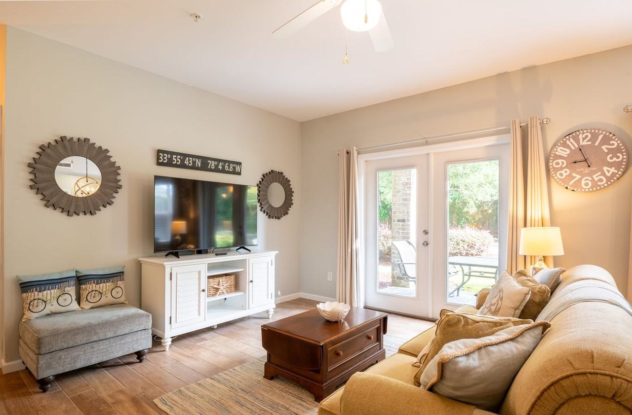 4136 South Harbor Serenity @ 4136 Vanessa Dr #5 - Photo 3 of 29