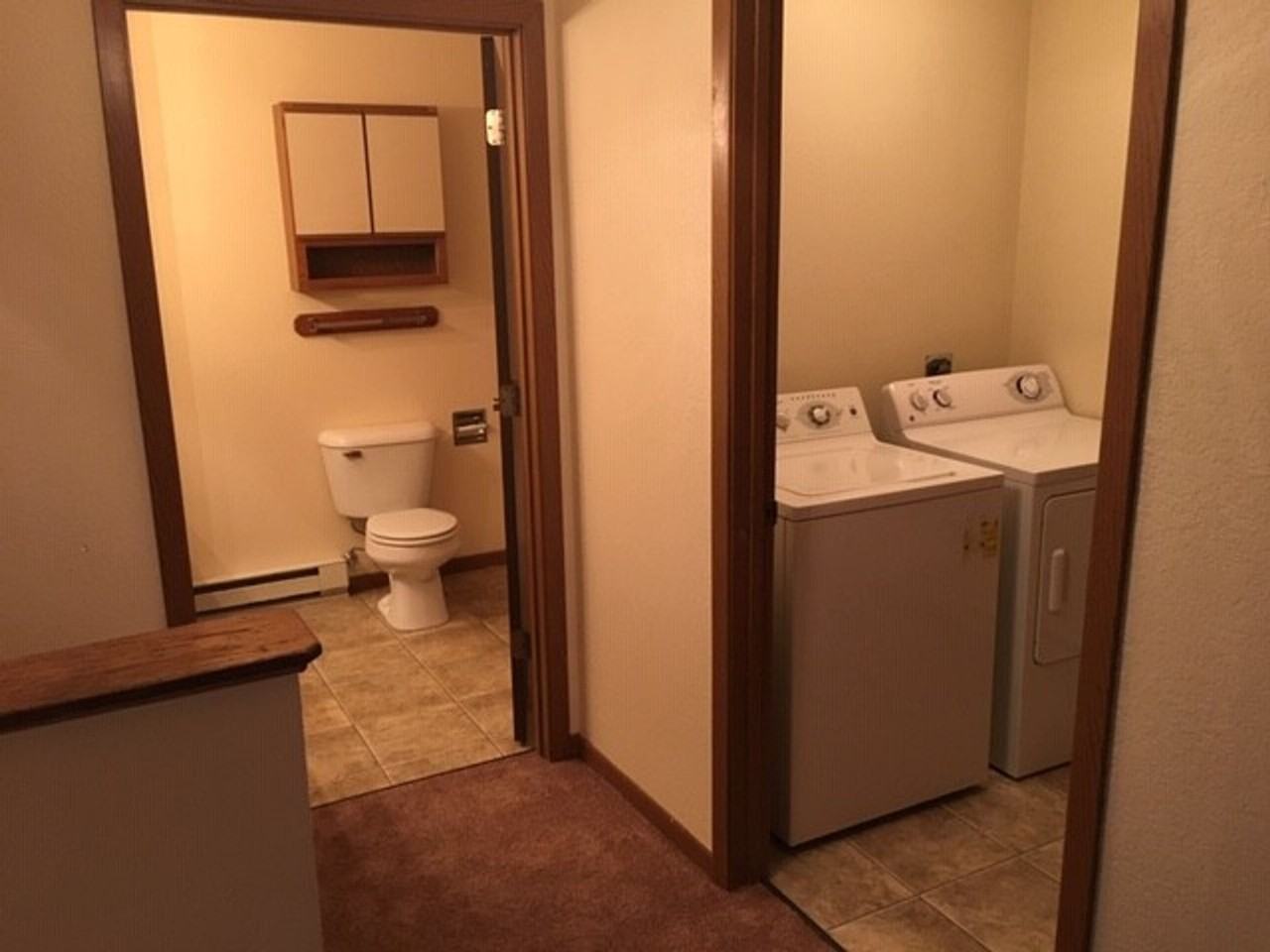 3BR Renovated Townhouse - Photo 4 of 8