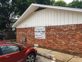 Townhouse Apartments / Hern - JT - Photo 1 of 1