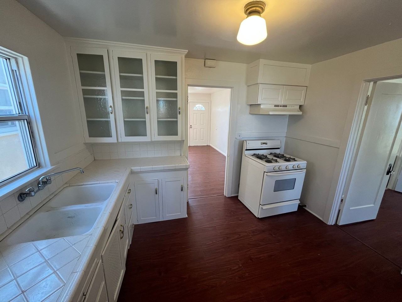 425 Guadalupe St - Photo 3 of 10