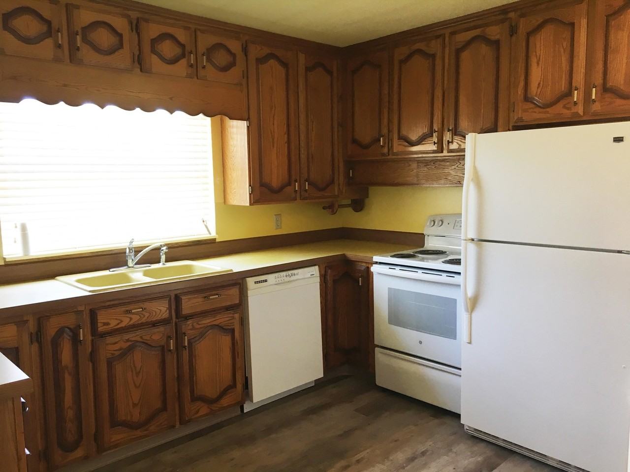 145 N 900 W - Photo 4 of 16