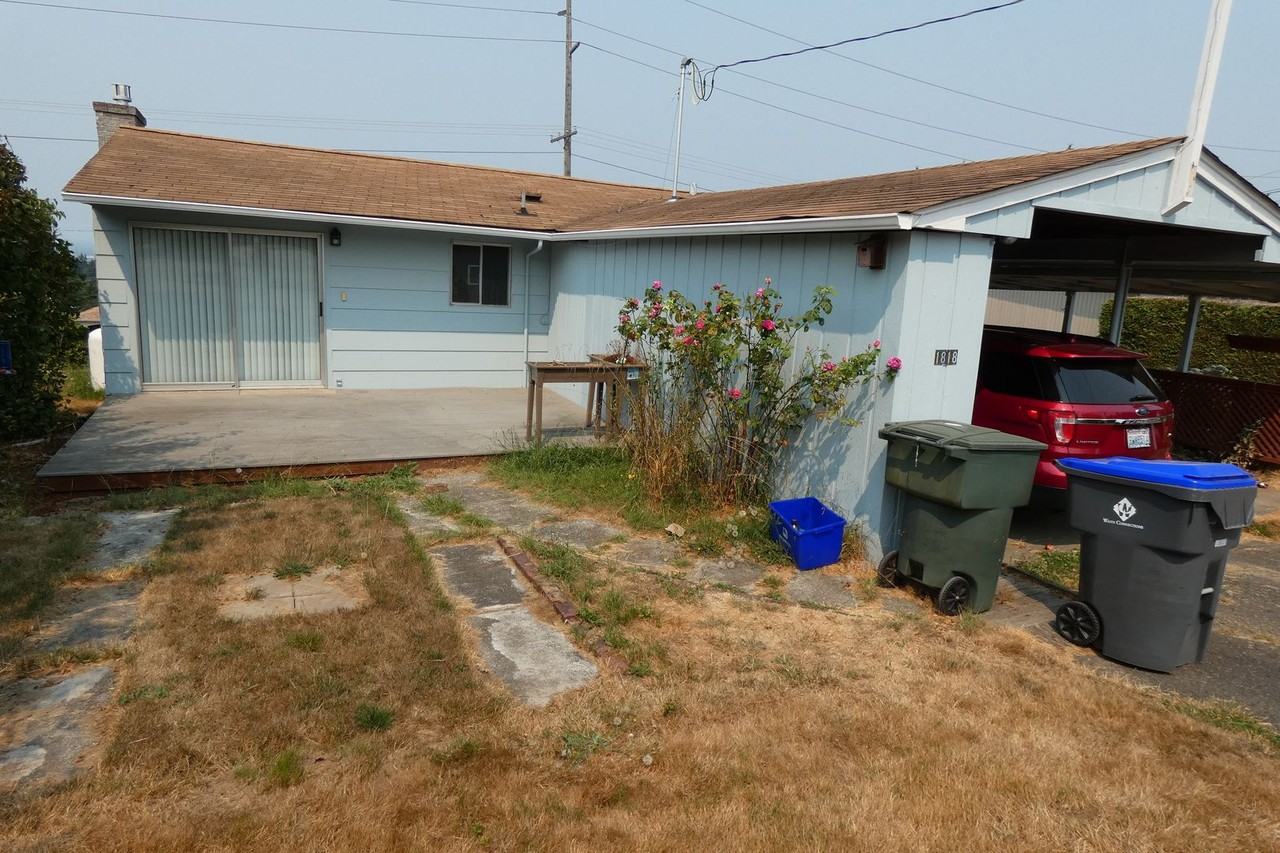 1818 E 4th St - Photo 2 of 22