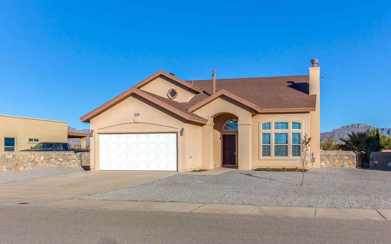 6104 Sara Suzann Ln - Photo 3 of 26