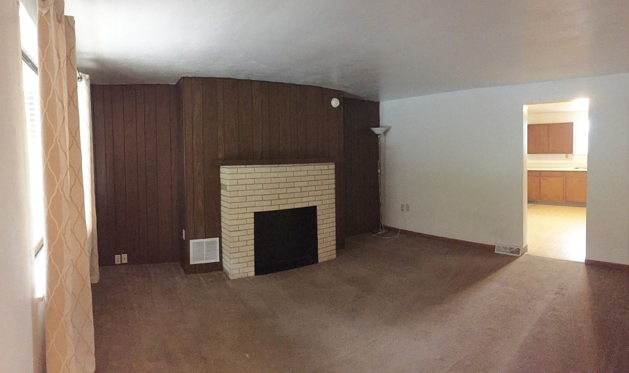 208 William St - Photo 2 of 4