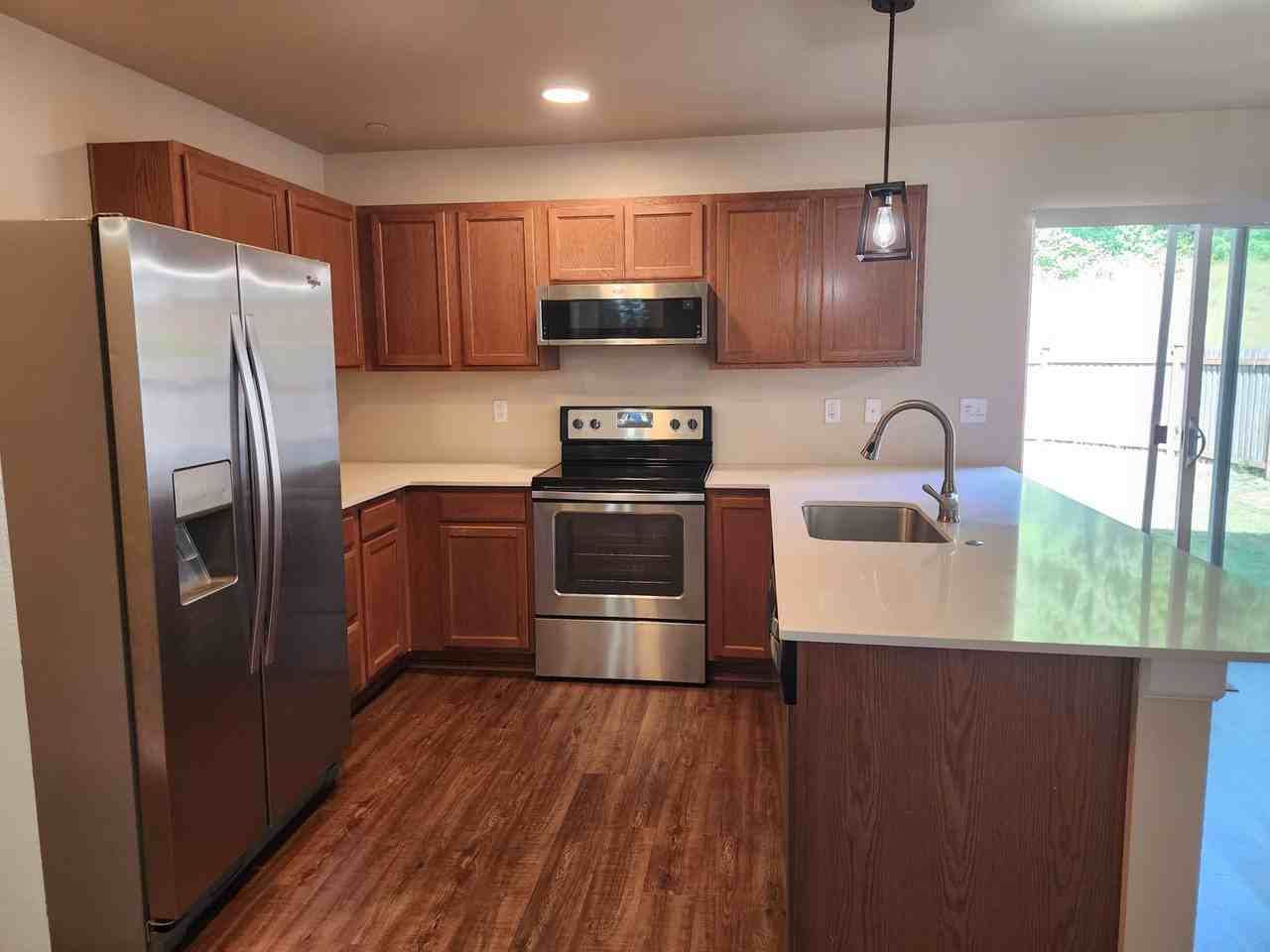 1569 Burnside Pl - Photo 3 of 20