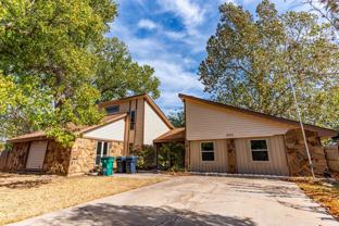 8201 Nw 90th Ter - Photo 1 of 1