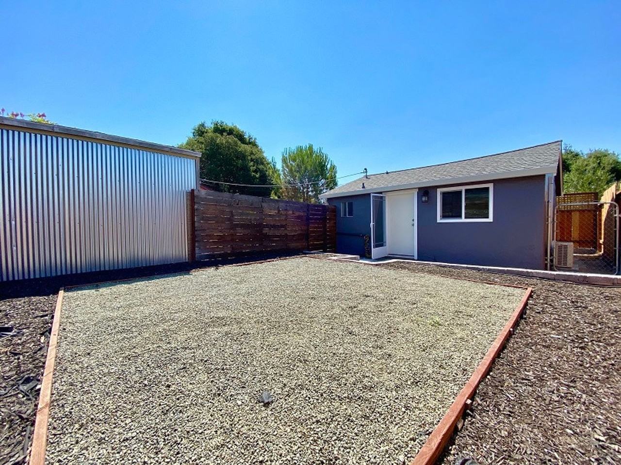 1407 Vale Ave - Photo 4 of 18
