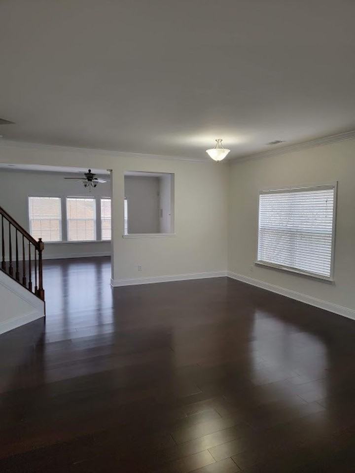 116 Silverspring Pl - Photo 2 of 16