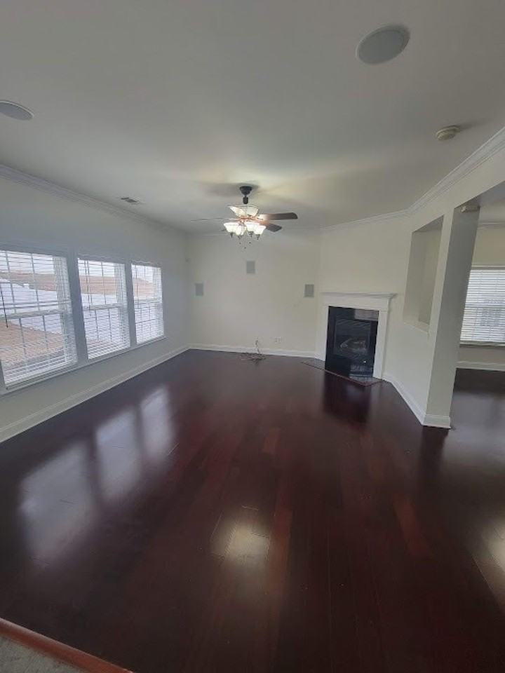 116 Silverspring Pl - Photo 3 of 16