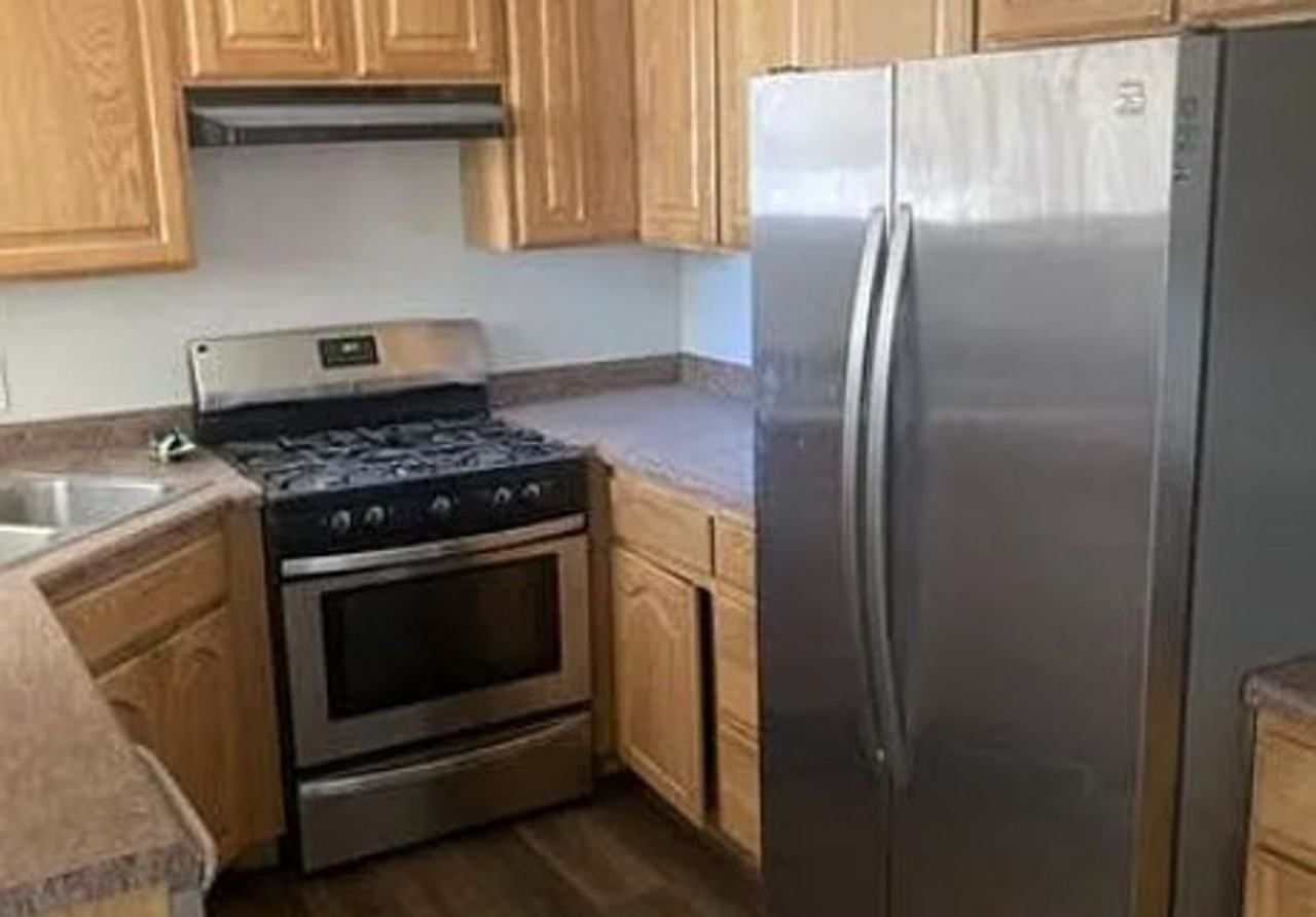 206 E 820 S - Photo 4 of 19