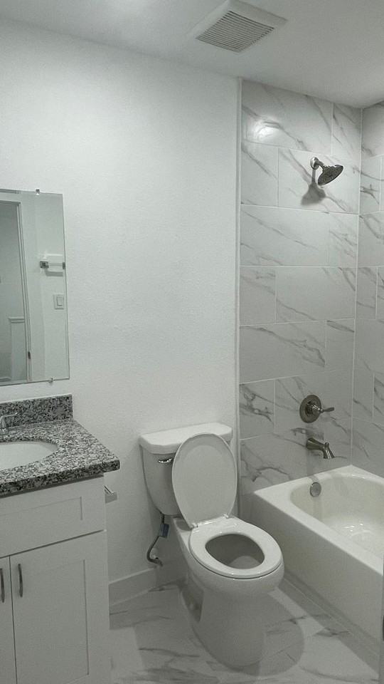 6013 Wedgefield St #B - Photo 4 of 11