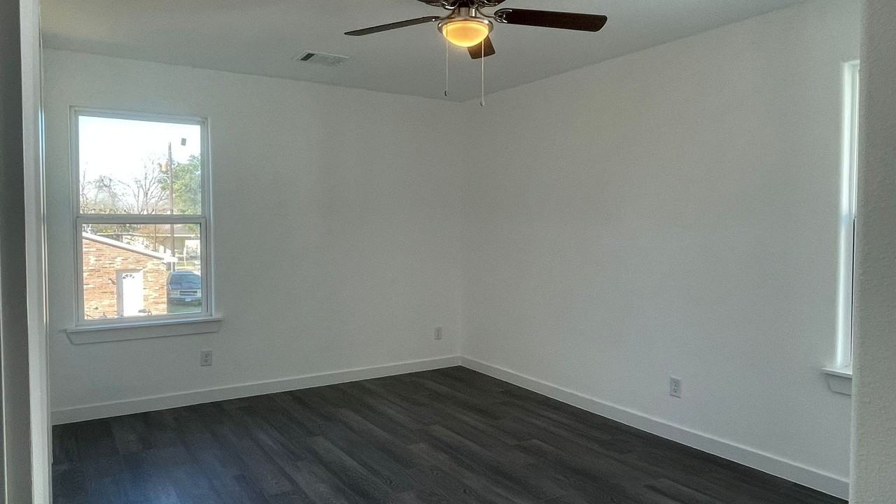 6013 Wedgefield St #B - Photo 7 of 11